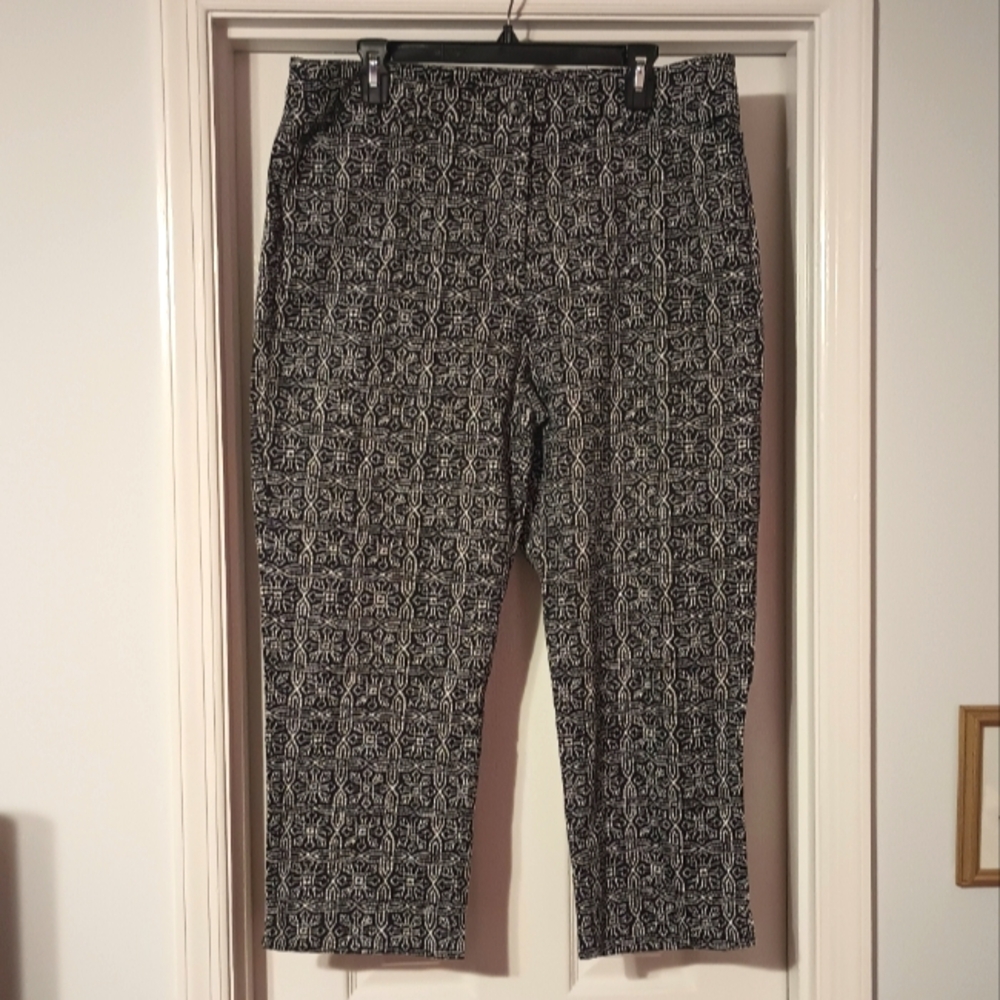 Jones New York Black and White Patterned Pants 16